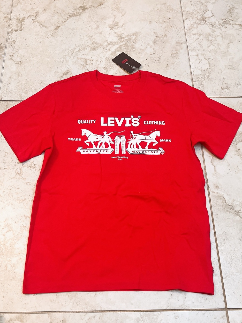 Levi’s tee